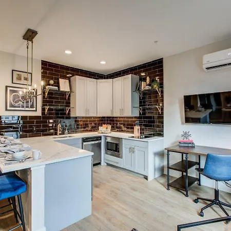 Vrain 2 Bedroom 1 Bath With Full Kitchen